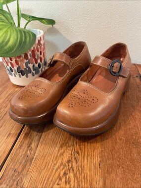Vintage Dansko Leather Mary Jane Clogs — Brown Leather — Size 36